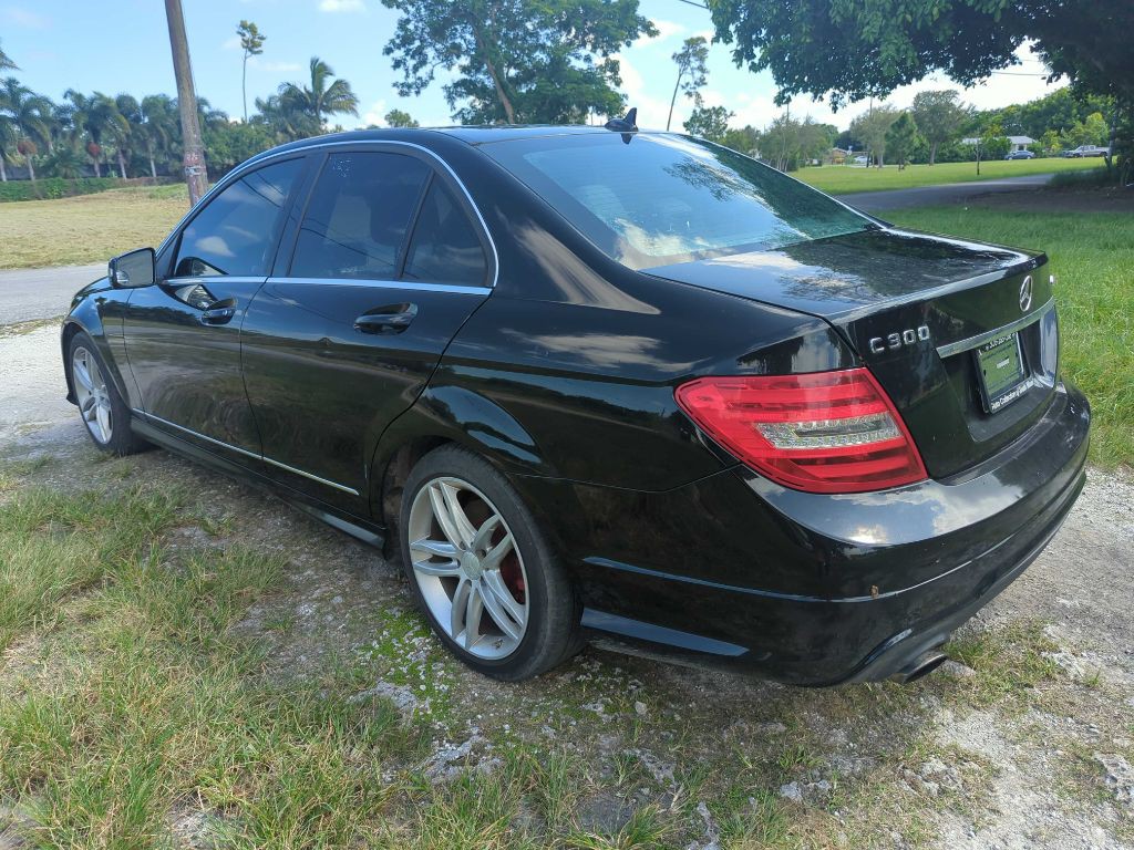 2013 Mercedes-Benz C-Class Image 7
