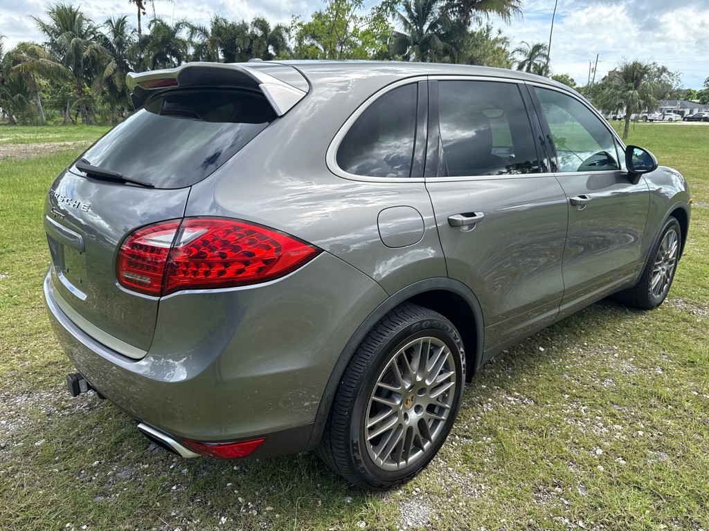 2014 Porsche Cayenne Image 4