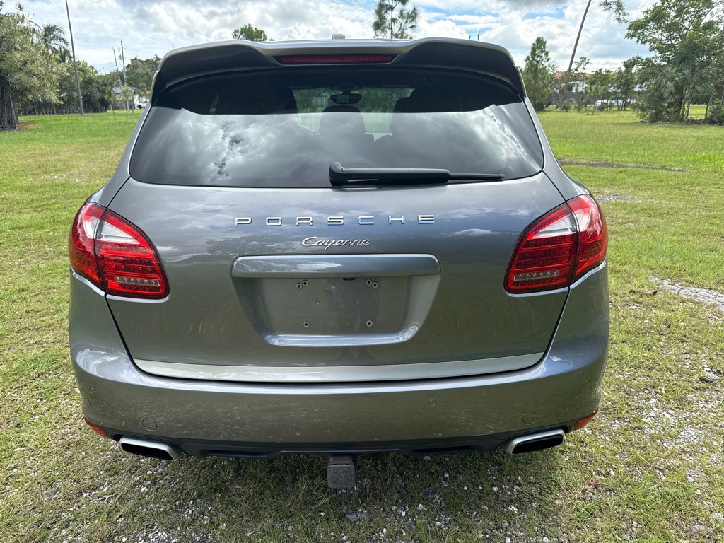 2014 Porsche Cayenne Image 5