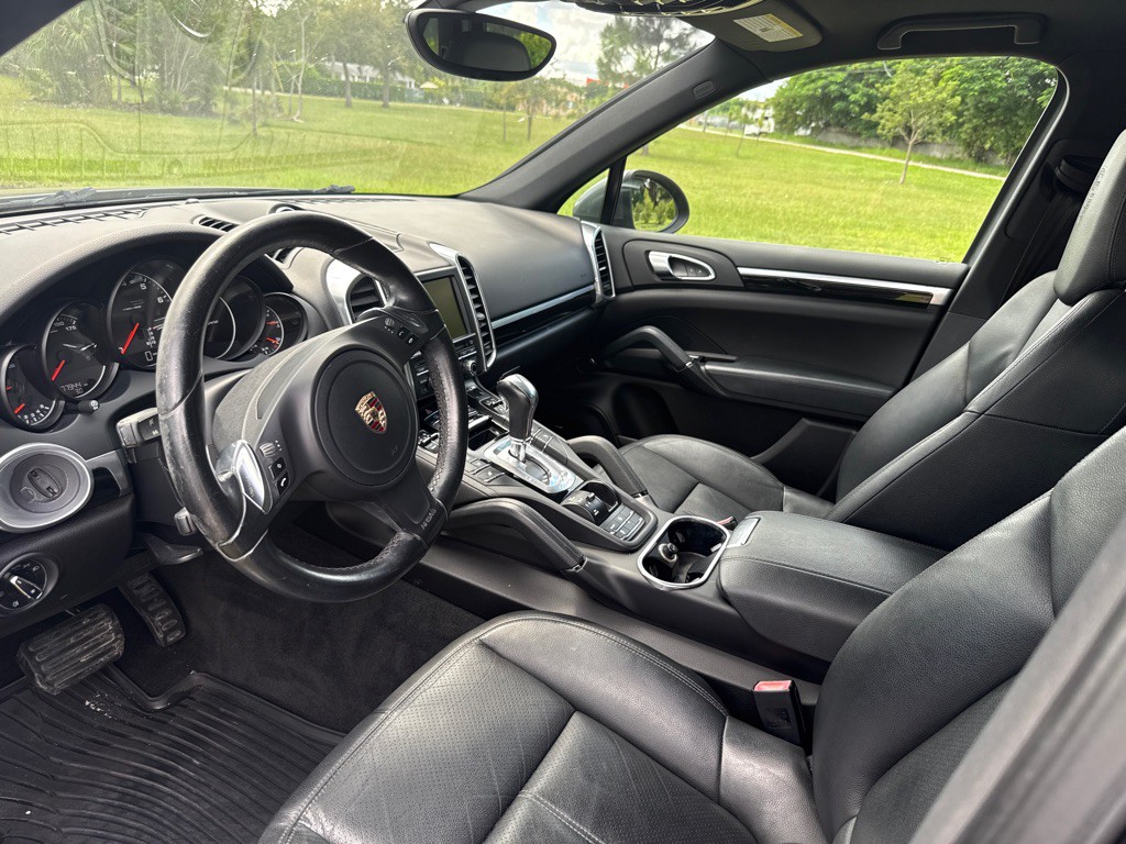 2014 Porsche Cayenne Image 6