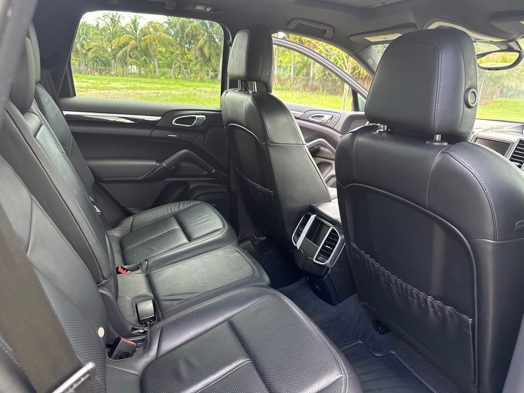 2014 Porsche Cayenne Image 10