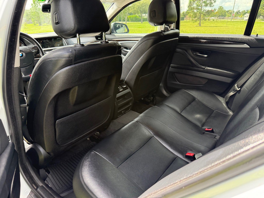 2014 BMW 5 Series Image 8