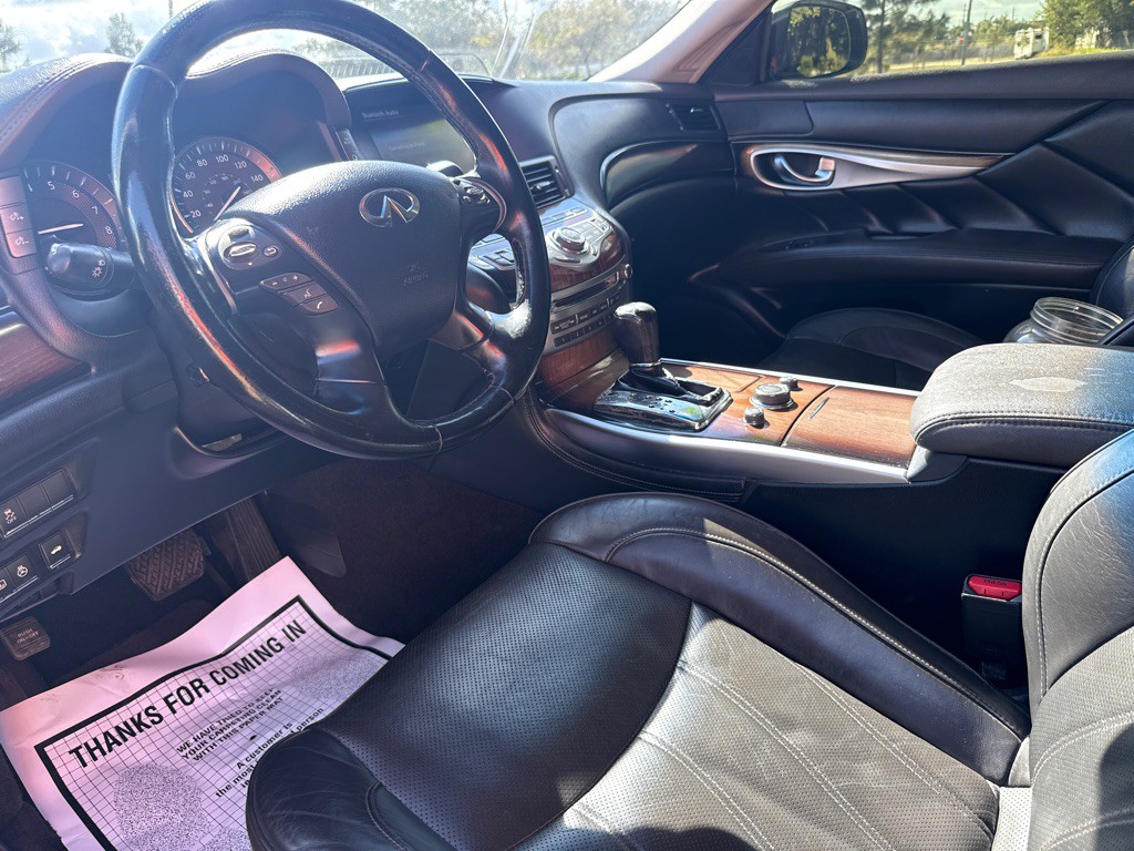 2015 INFINITI Q70 Image 8