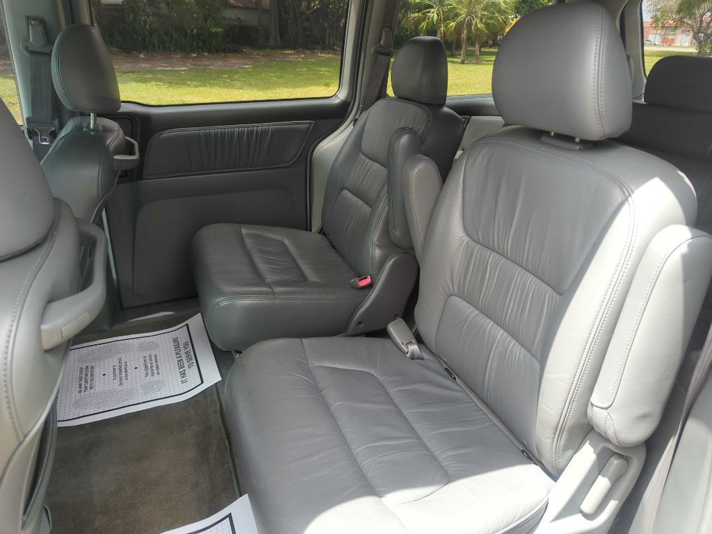 2004 Honda Odyssey Image 10