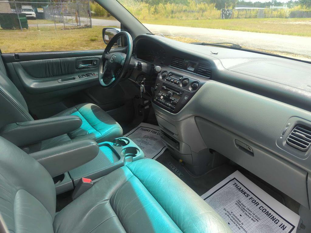 2004 Honda Odyssey Image 12