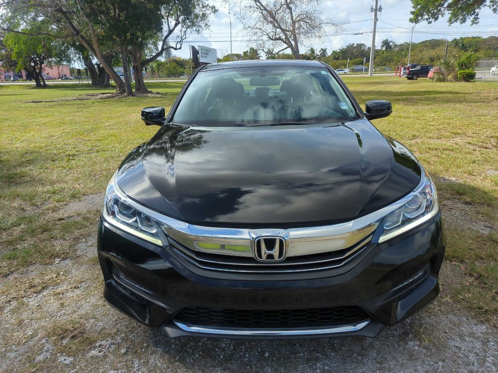 2017 Honda Accord Image 2