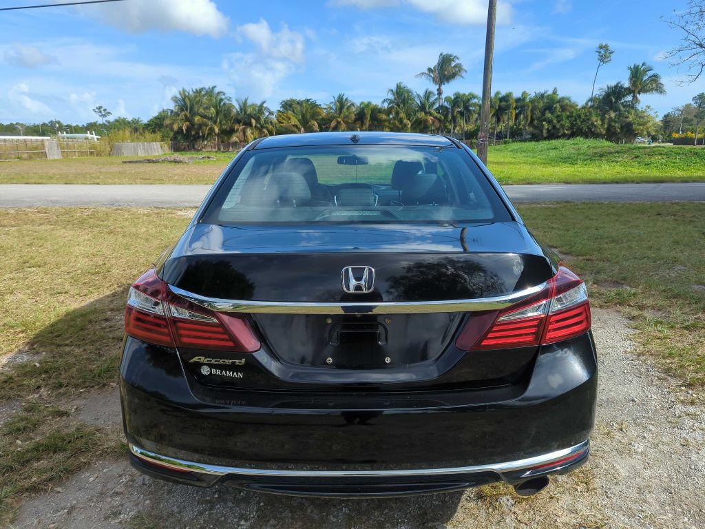 2017 Honda Accord Image 5