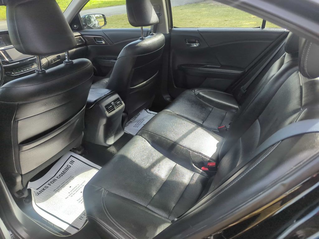 2017 Honda Accord Image 7