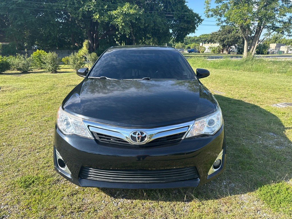 2014 Toyota Camry Image 2