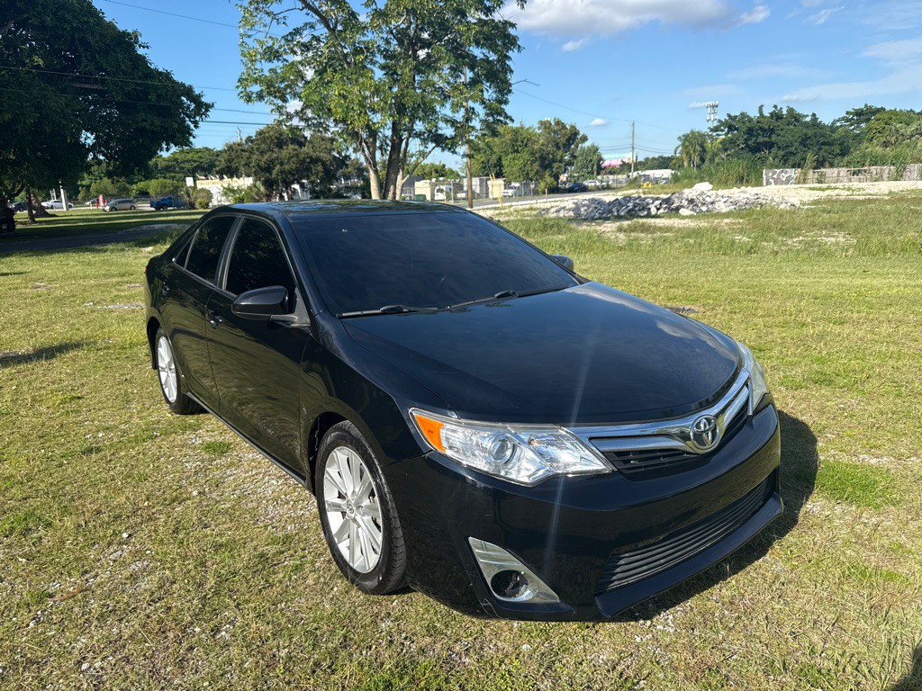 2014 Toyota Camry Image 3