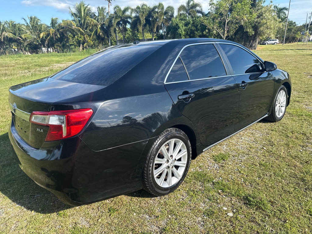 2014 Toyota Camry Image 4
