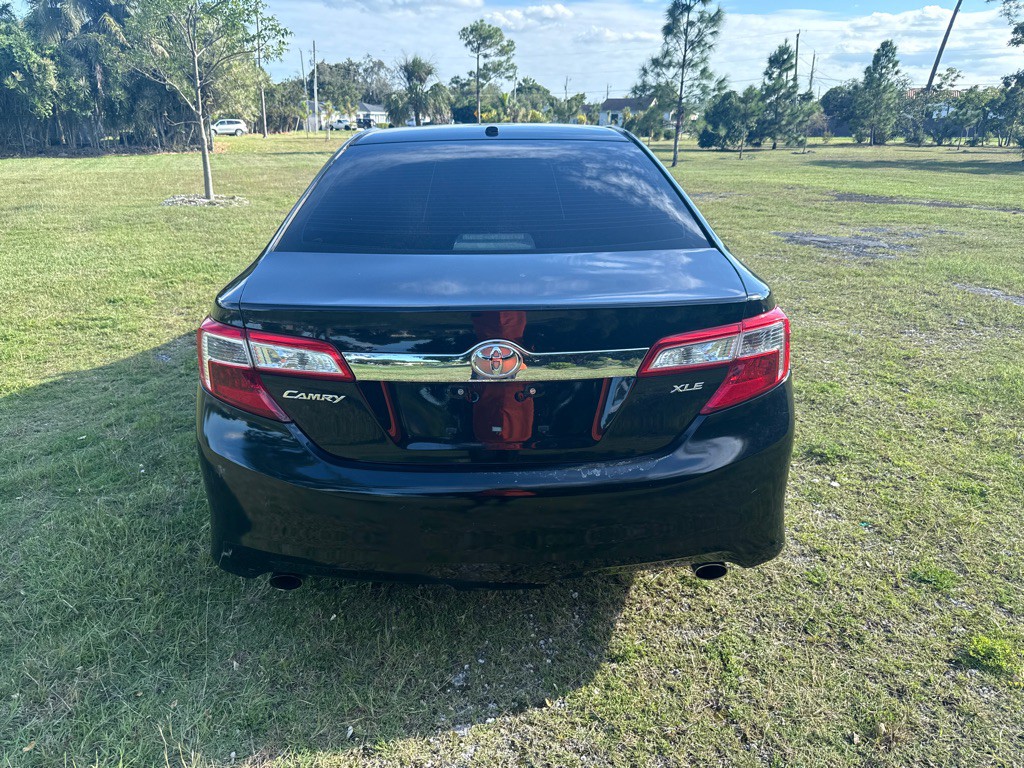 2014 Toyota Camry Image 5