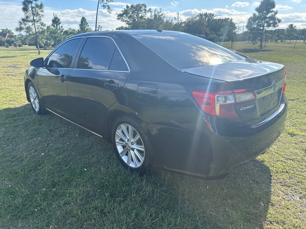 2014 Toyota Camry Image 6