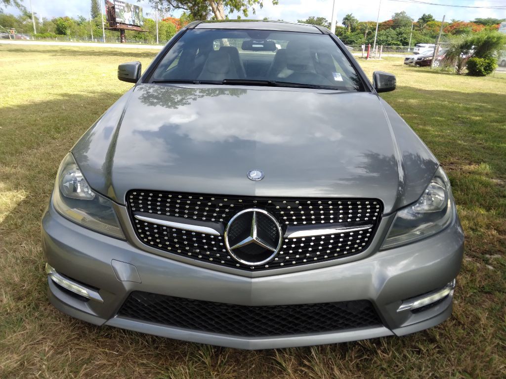 2013 Mercedes-Benz C-Class Image 3