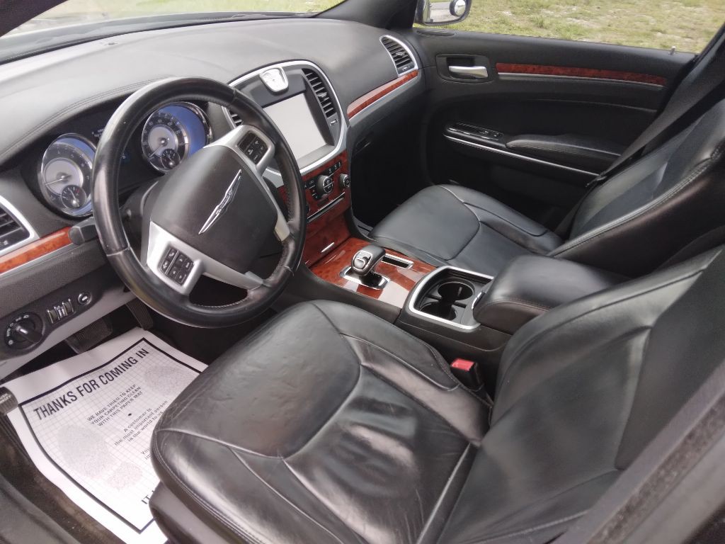 2014 Chrysler 300 Image 18