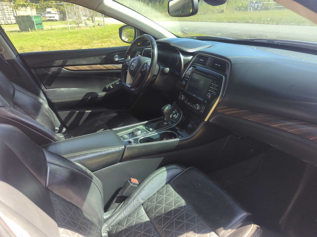 2017 Nissan Maxima Image 9