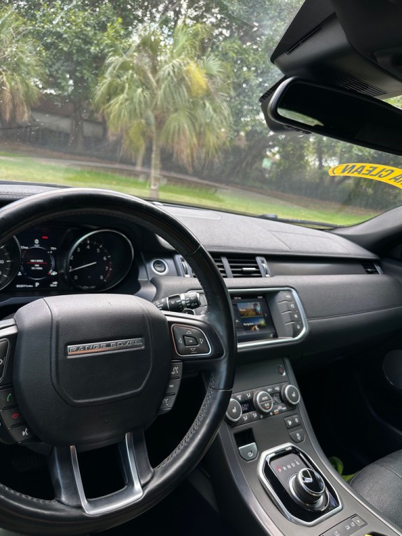 2019 Land Rover Range Rover Evoque Image 12