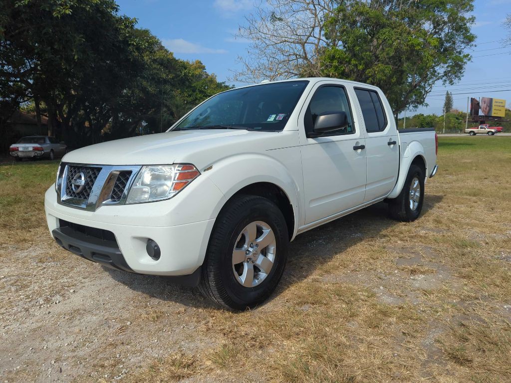 2013 Nissan Frontier Image 1