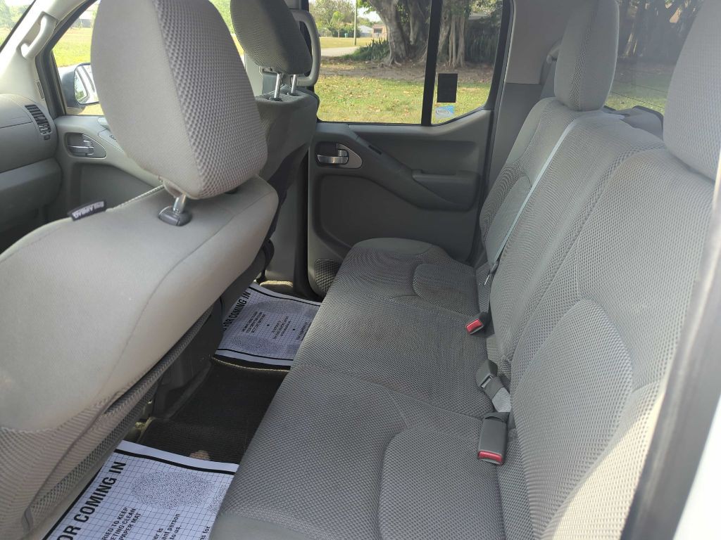 2013 Nissan Frontier Image 7