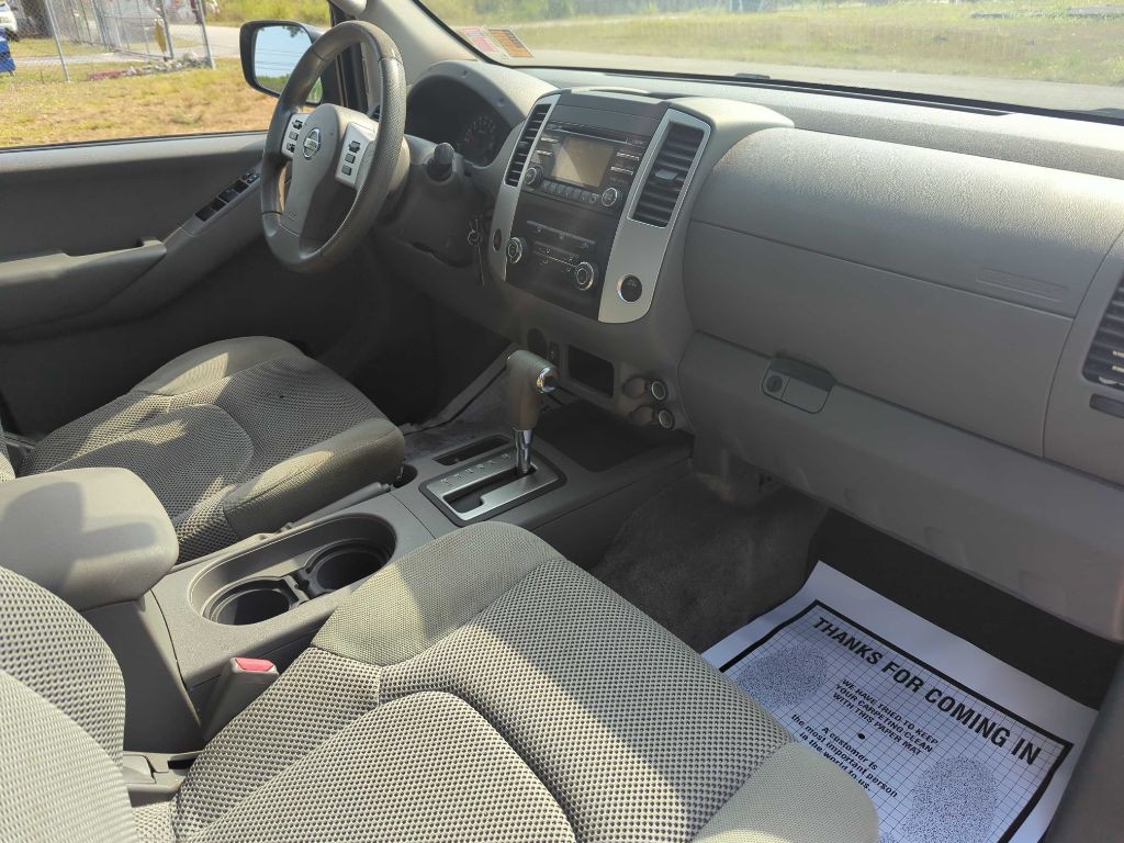 2013 Nissan Frontier Image 8
