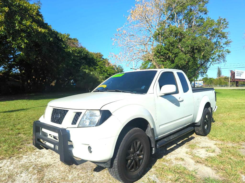 2017 Nissan Frontier Image 1