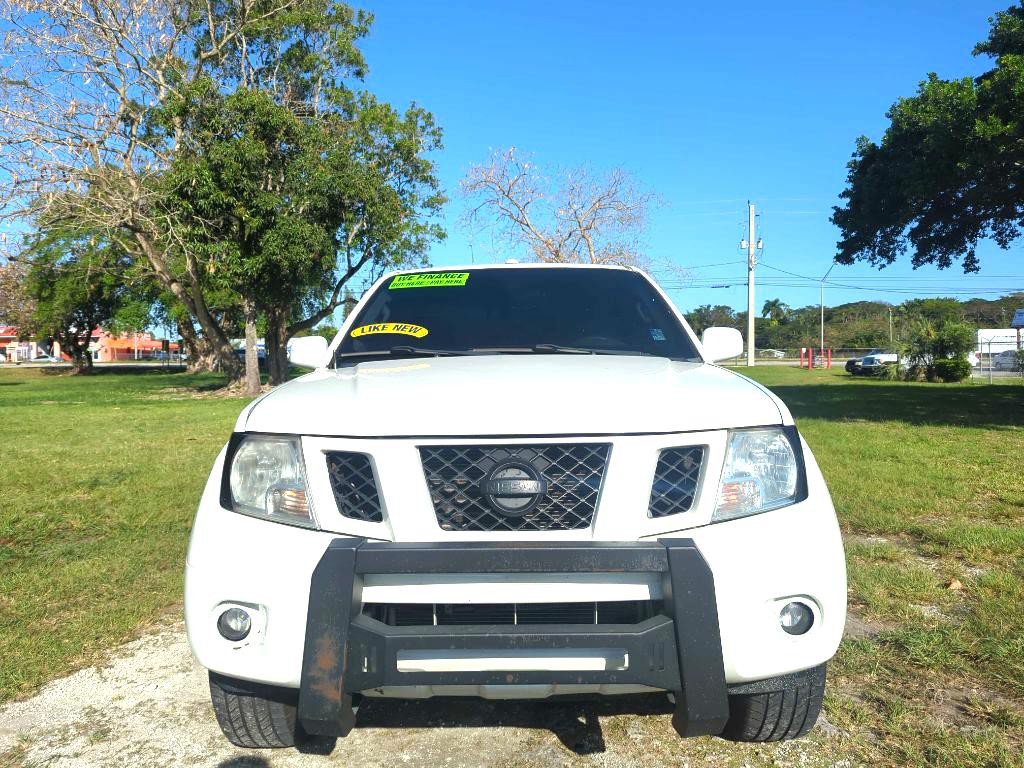 2017 Nissan Frontier Image 2