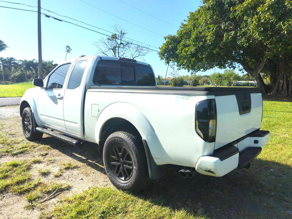 2017 Nissan Frontier Image 6