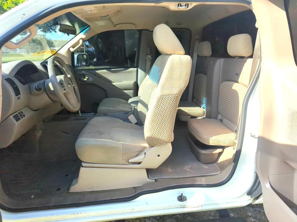 2017 Nissan Frontier Image 8