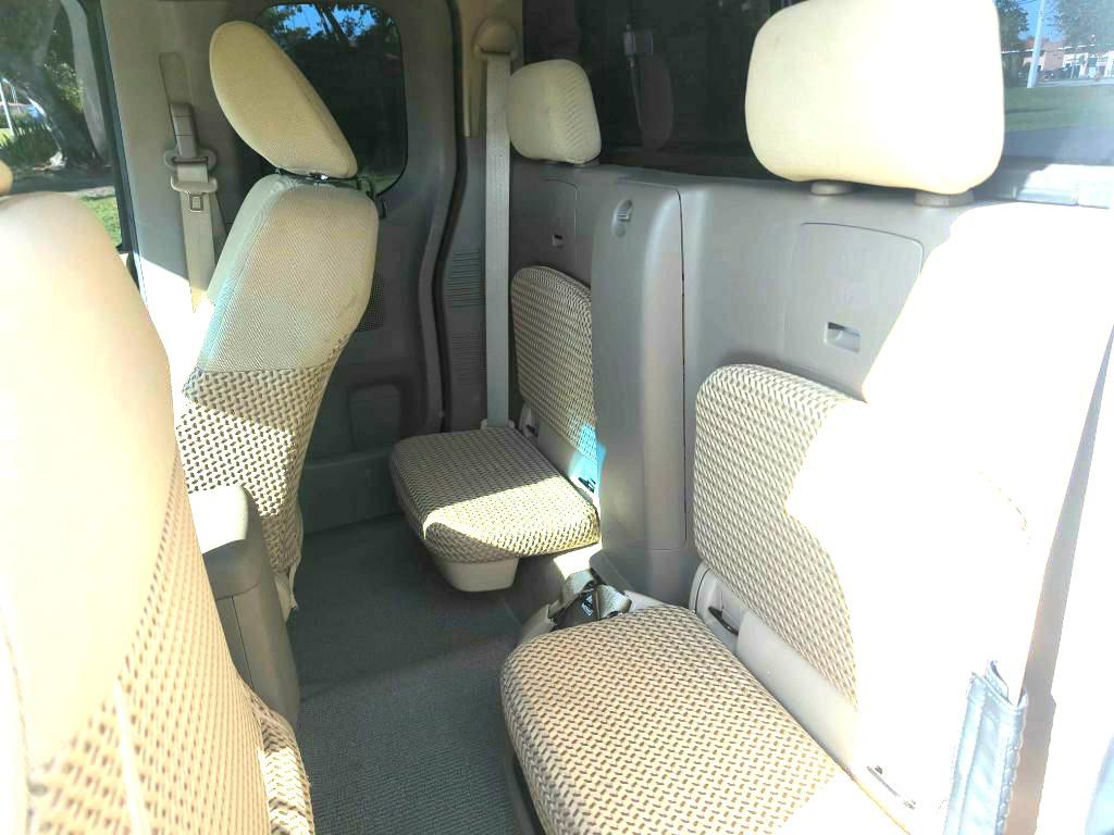 2017 Nissan Frontier Image 9