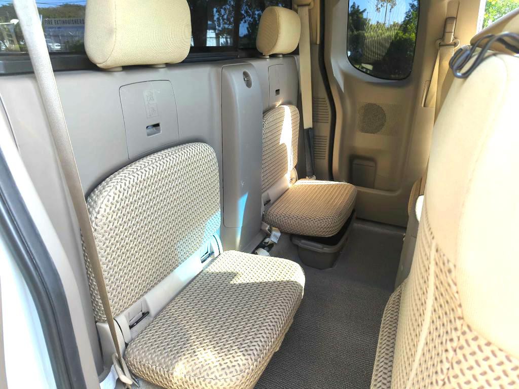 2017 Nissan Frontier Image 11