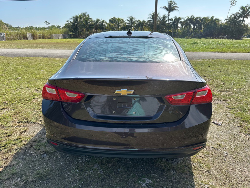 2016 Chevrolet Malibu Image 4