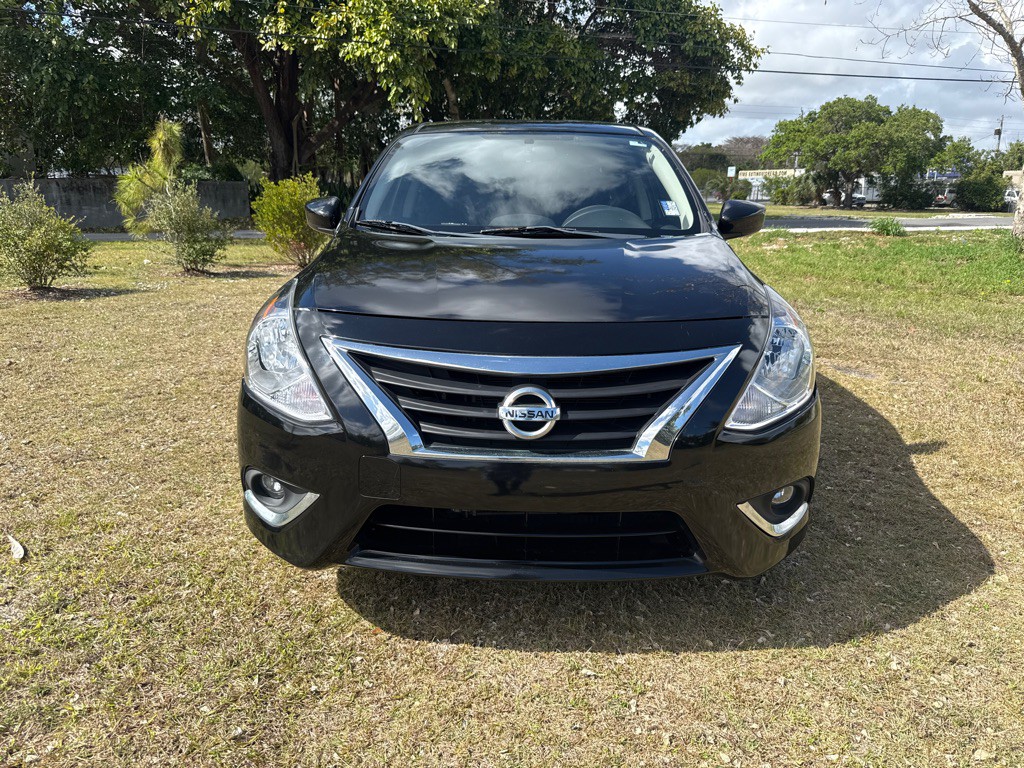 2019 Nissan Versa Image 2