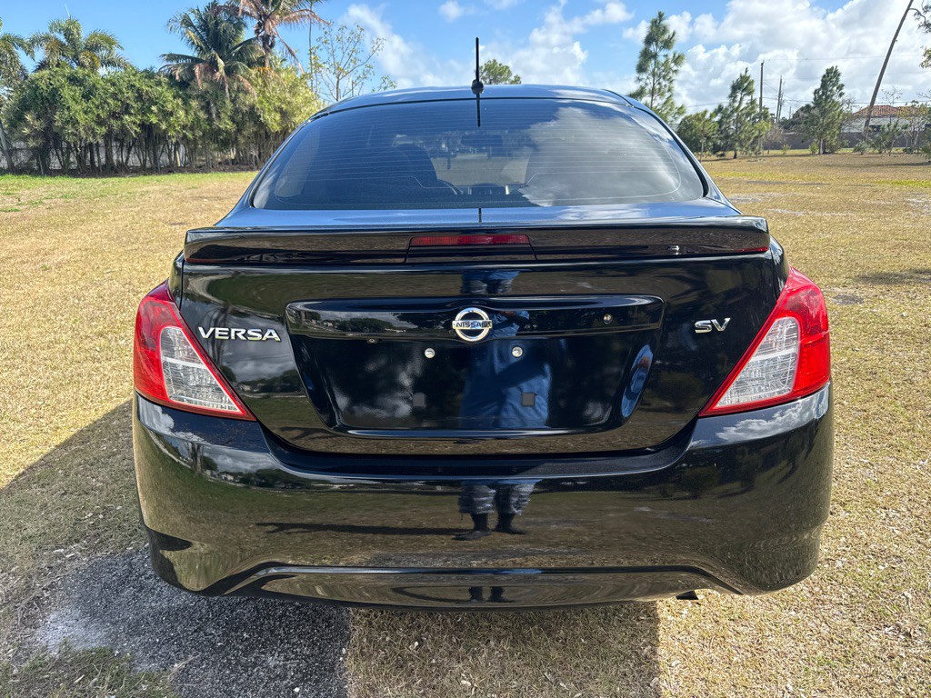 2019 Nissan Versa Image 5