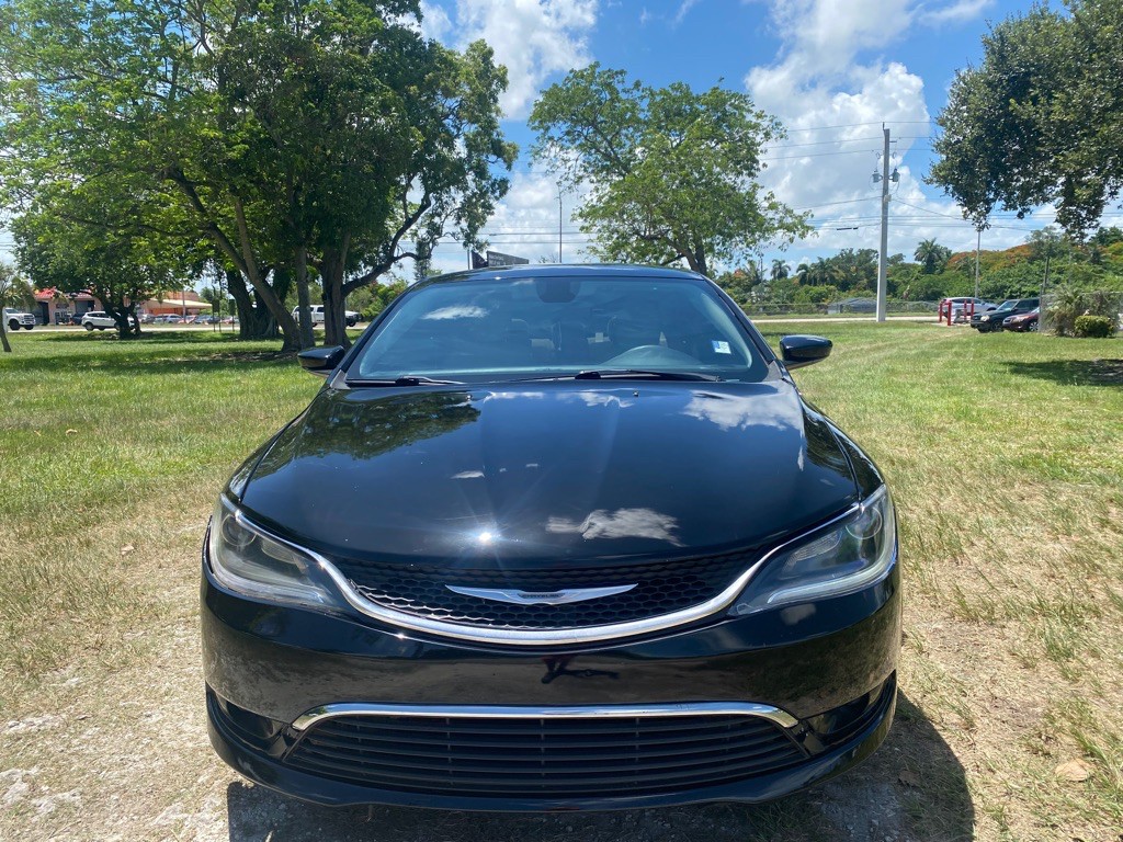 2016 Chrysler 200 Image 3