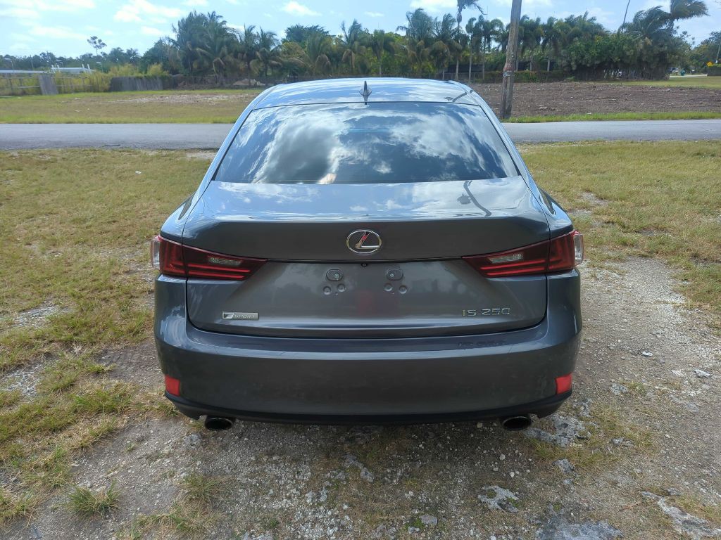 2015 Lexus IS Image 5