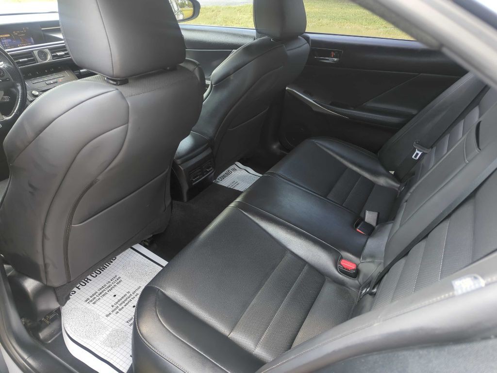 2015 Lexus IS Image 8