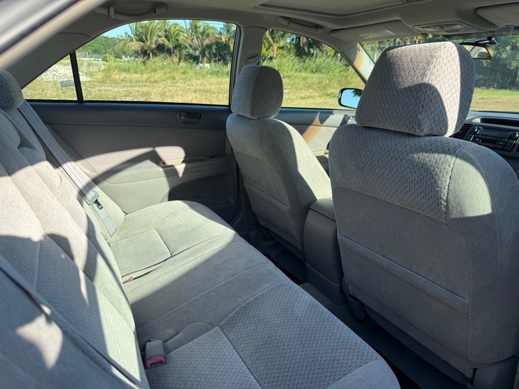 2003 Toyota Camry Image 10