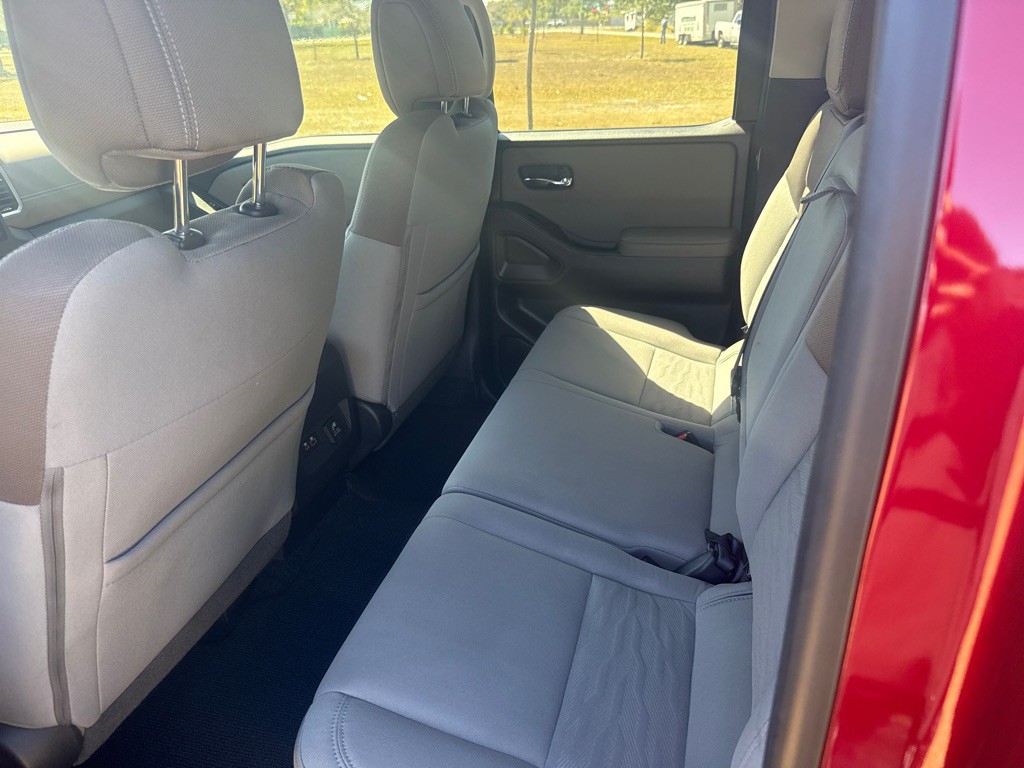 2022 Nissan Frontier Image 7