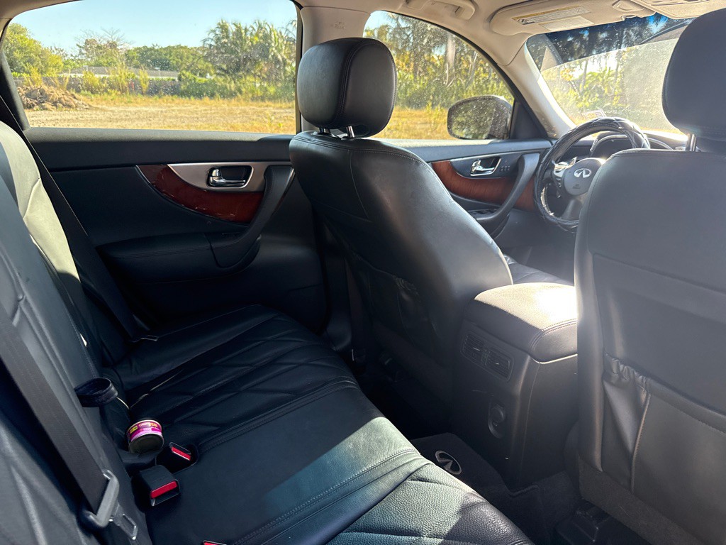 2009 INFINITI FX35 Image 9