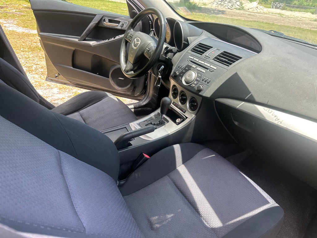 2010 Mazda Mazda3 Image 9