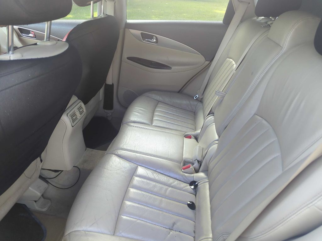 2010 INFINITI EX35 Image 9