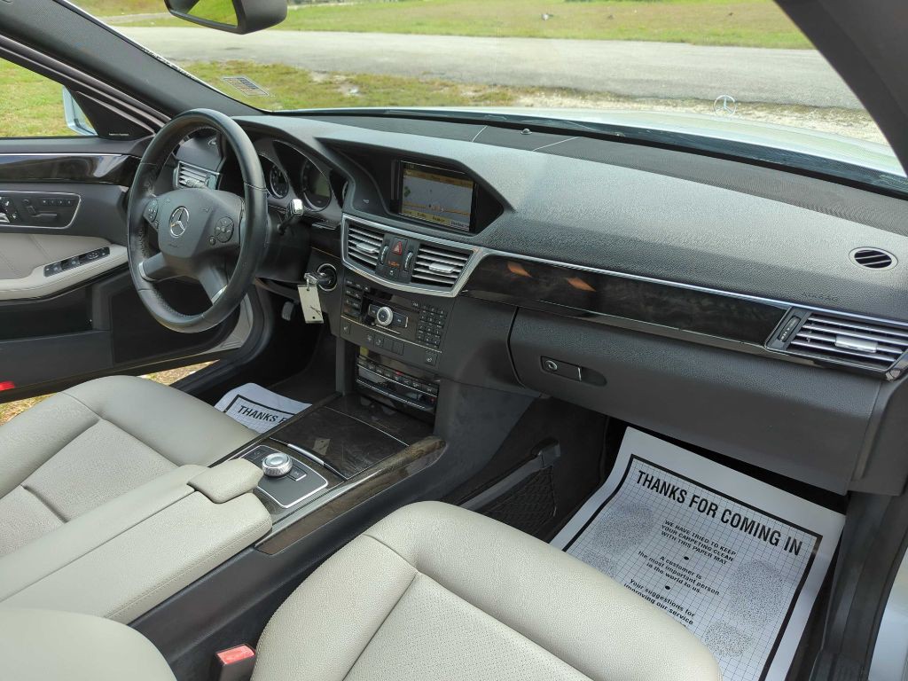 2010 Mercedes-Benz E-Class Image 12