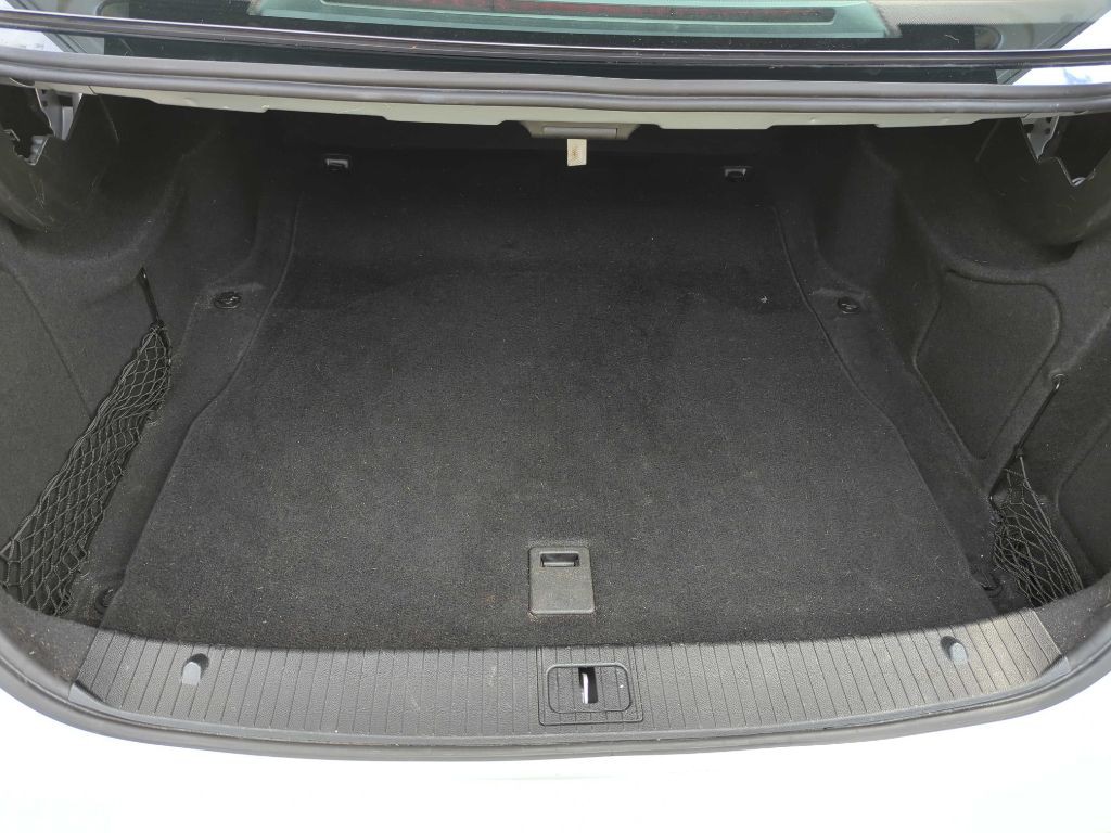 2010 Mercedes-Benz E-Class Image 13