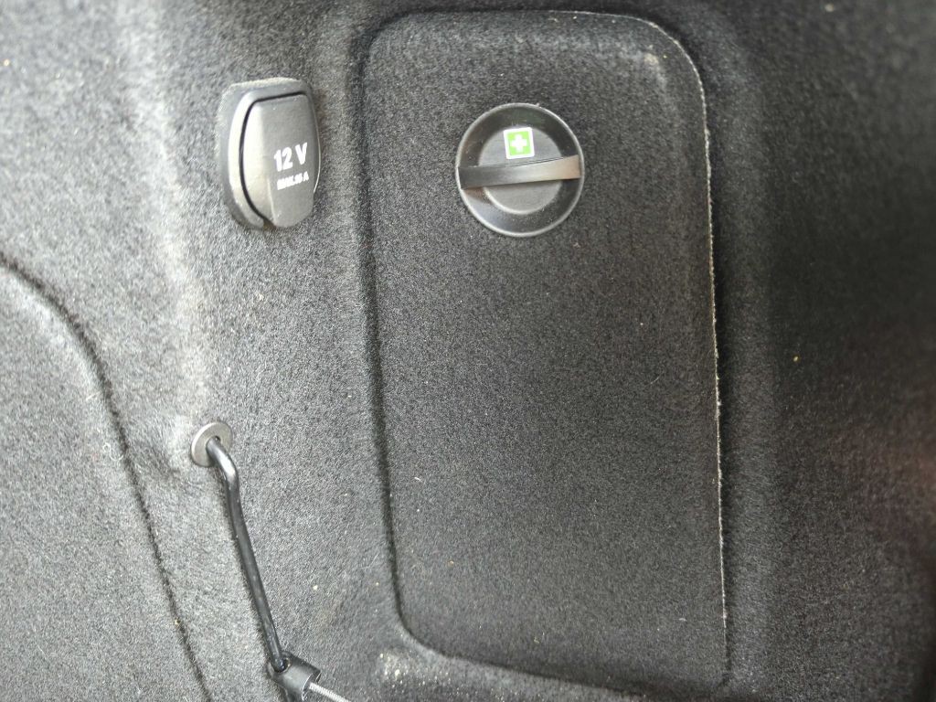 2010 Mercedes-Benz E-Class Image 14