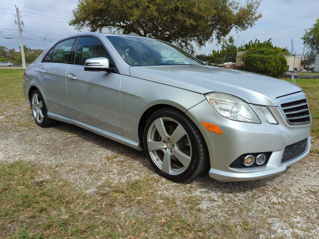 2010 Mercedes-Benz E-Class Image 22