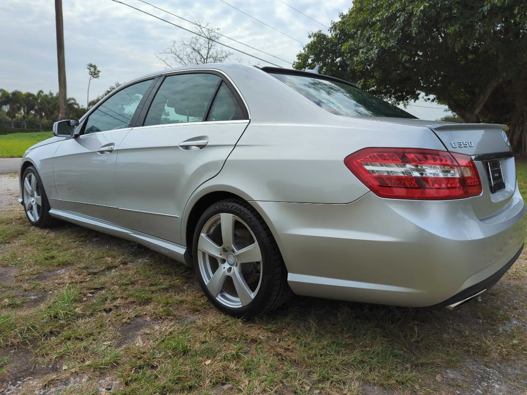 2010 Mercedes-Benz E-Class Image 27