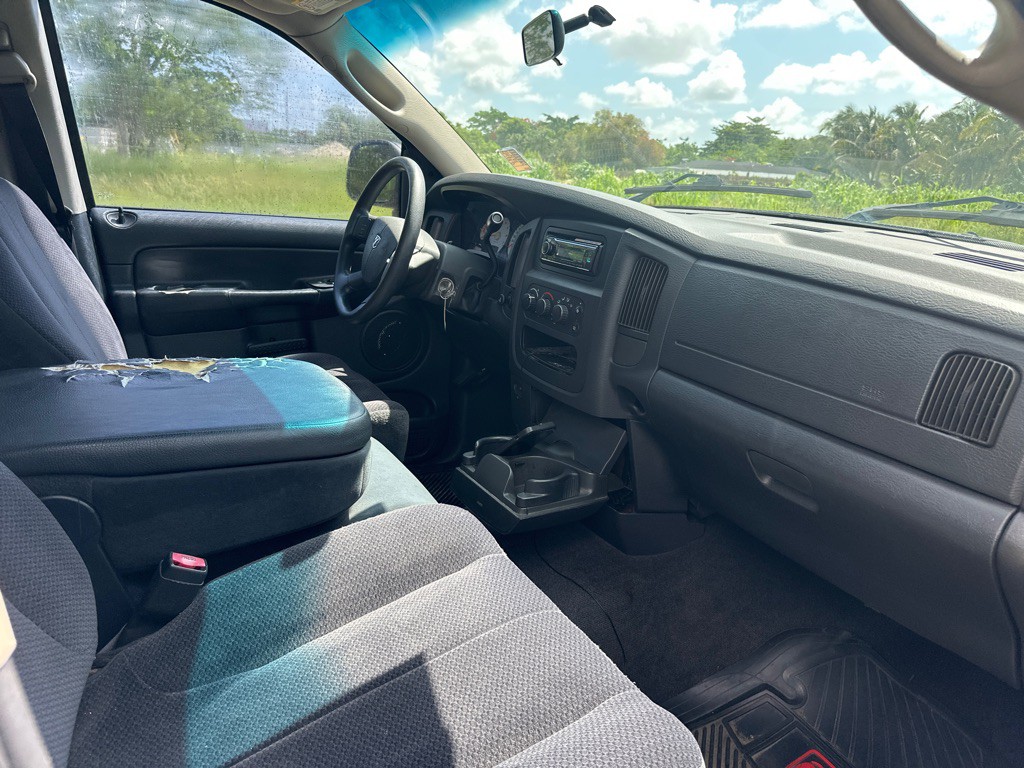2004 Dodge Ram 1500 Image 9