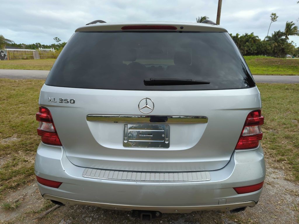 2011 Mercedes-Benz M-Class Image 5
