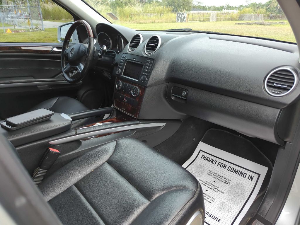 2011 Mercedes-Benz M-Class Image 10