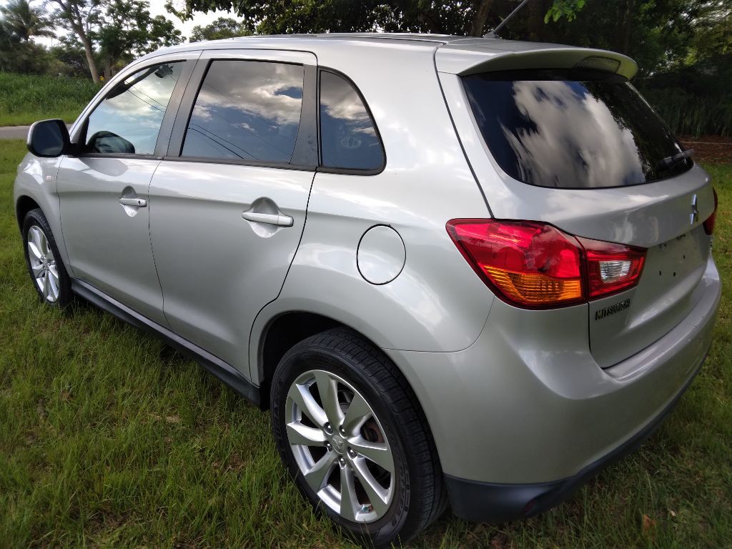 2015 Mitsubishi Outlander Image 5